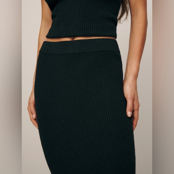 Parvati Cashmere Skirt in Black | S - Picture 3 of 11